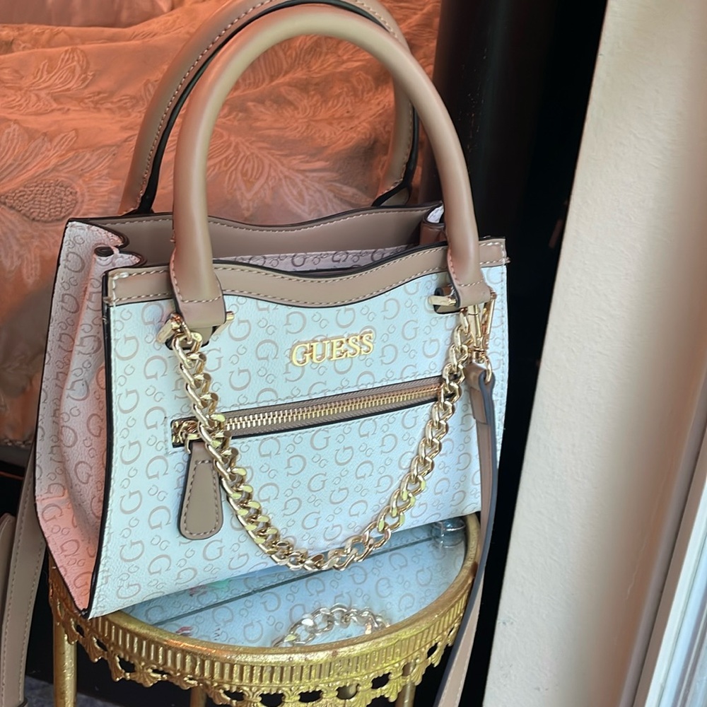 NWOT Guess Bag